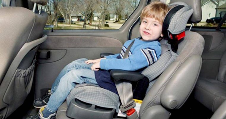 Mức phạt khi để con ngồi ghế lái xe trên ô tô là bao nhiêu?